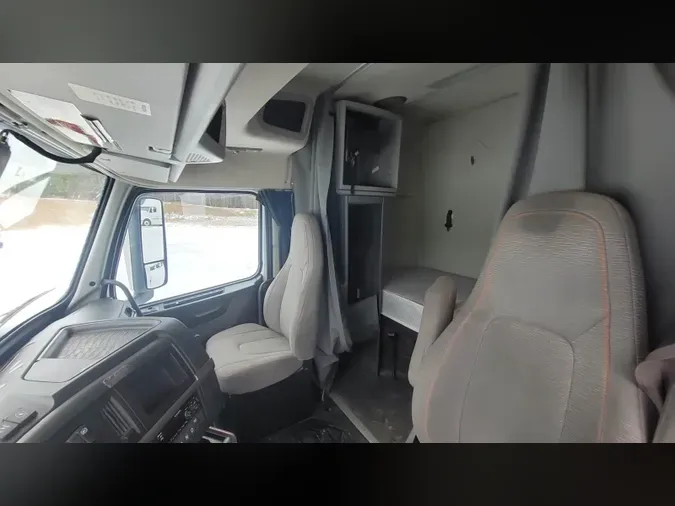 2020 Volvo VNR64T640