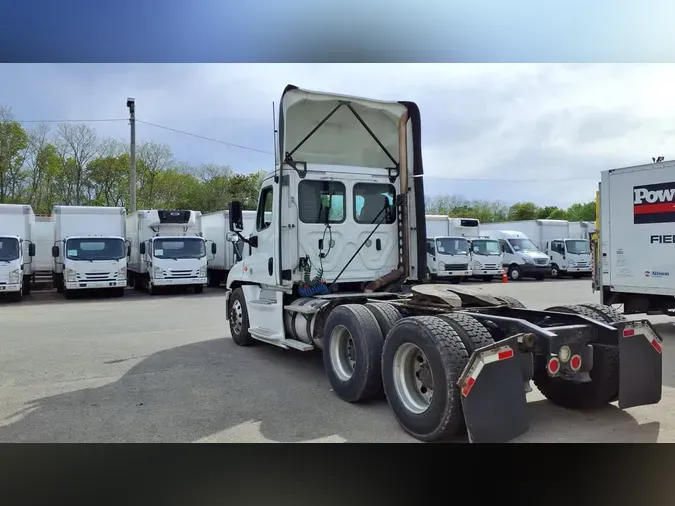 2018 FREIGHTLINER/MERCEDES CASCADIA 125