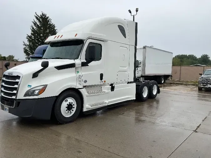 2020 Freightliner T12664ST