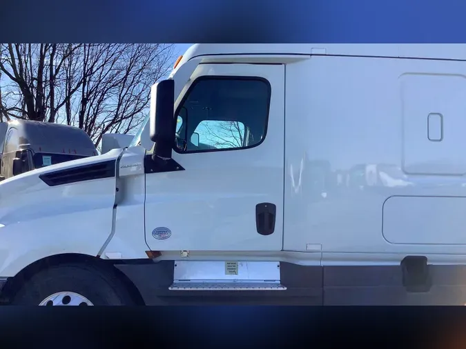 2021 Freightliner Cascadia 126467efdee66b2379629f3c8b201b1d6ba