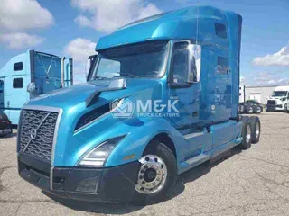 2021 VOLVO VNL64T760