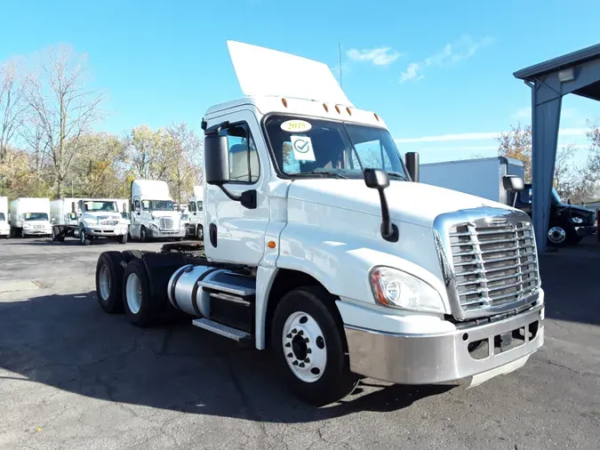 2018 FREIGHTLINER/MERCEDES CASCADIA 125