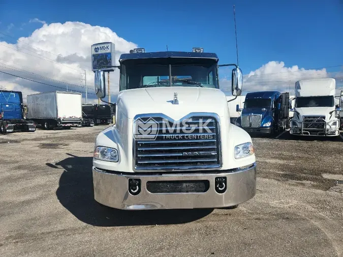 2015 MACK CXU613