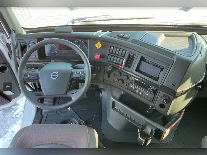 2025 VOLVO VNL64T74046846b8dc8643f206fdf20483d8cc64f