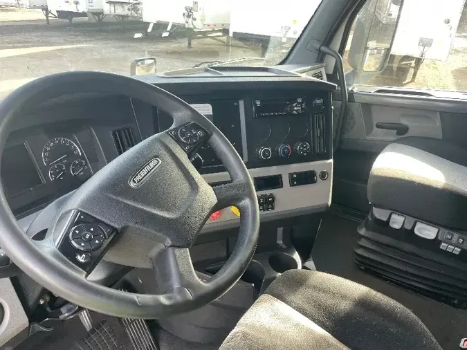 2019 Freightliner T12662ST