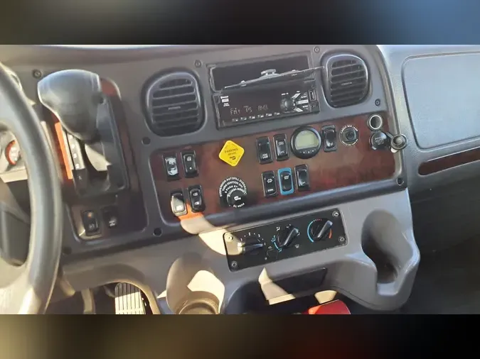 2020 FREIGHTLINER/MERCEDES M2 106