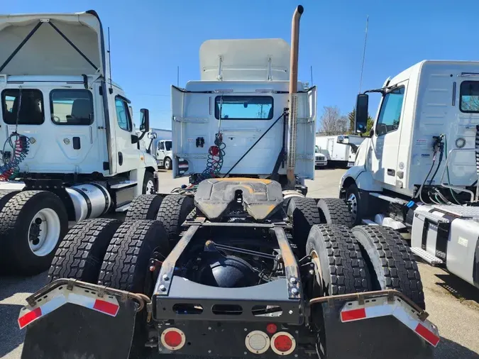 2018 VOLVO VNL64TRACTOR