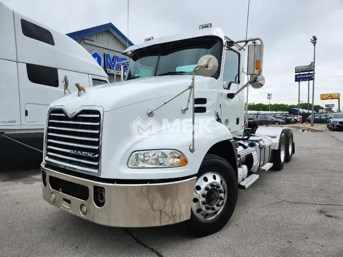 2017 MACK CXU613468e7ba22855f6dd0f880e8e50e02b89