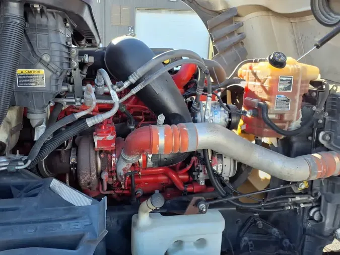 2019 NAVISTAR INTERNATIONAL LT625 SLPR CAB