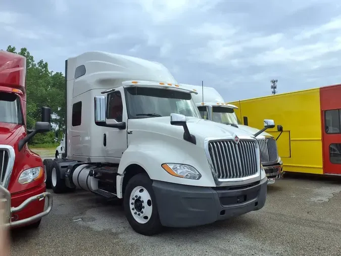 2019 NAVISTAR INTERNATIONAL LT625 SLPR CAB