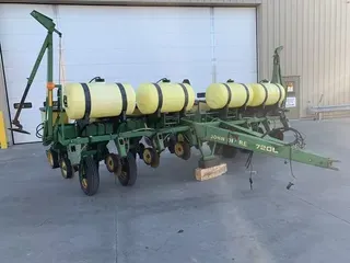 1991 John Deere 7200
