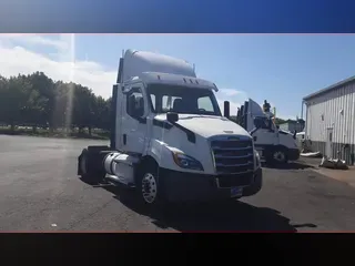 2019 Freightliner Cascadia 126