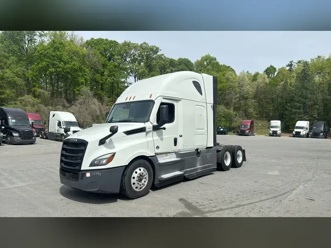 2022 Freightliner Cascadia 126