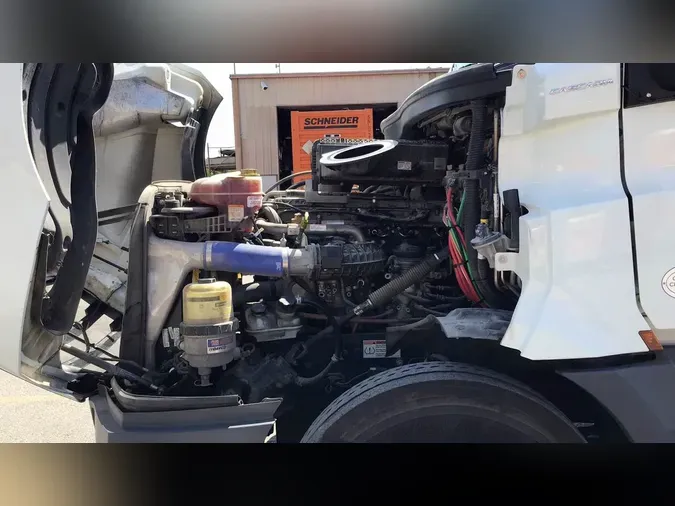 2021 Freightliner Cascadia 126