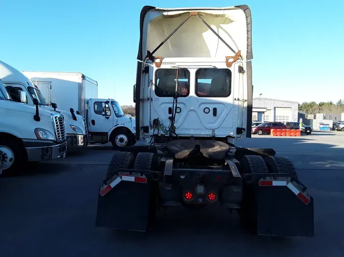 2018 FREIGHTLINER/MERCEDES CASCADIA 125