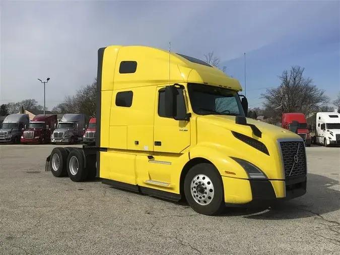 2021 VOLVO VNL64T760