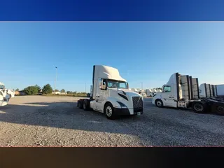 2019 Volvo VNL300