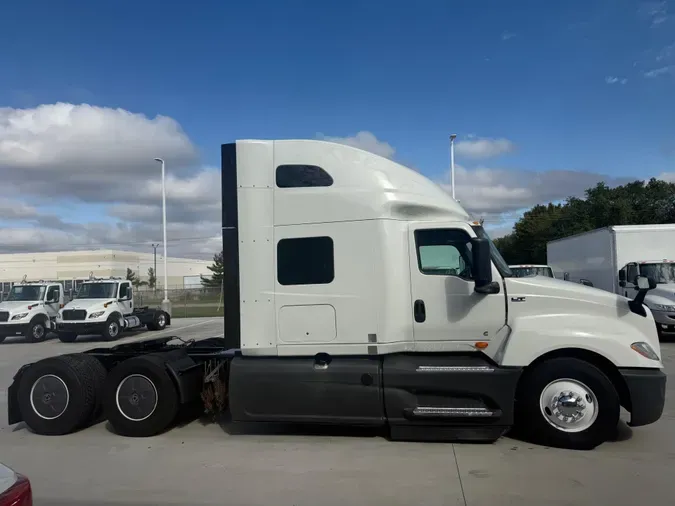 2022 International LT625