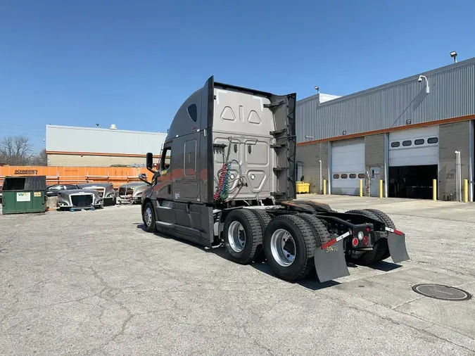 2023 Freightliner Cascadia