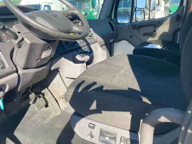 2020 FREIGHTLINER M2 106