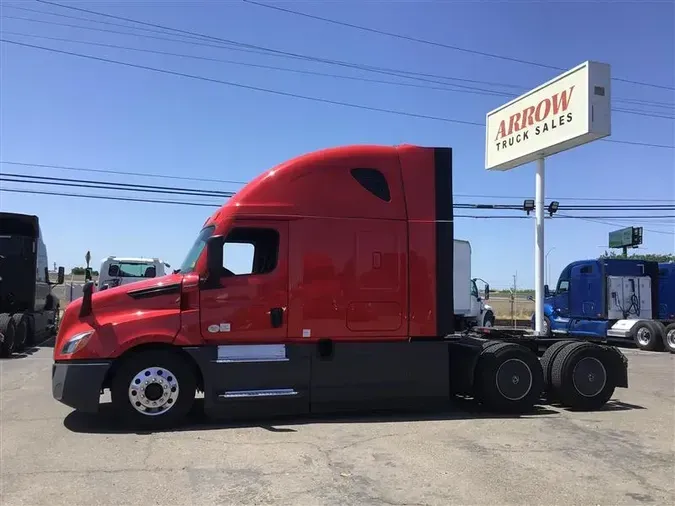 2022 FREIGHTLINER CA126