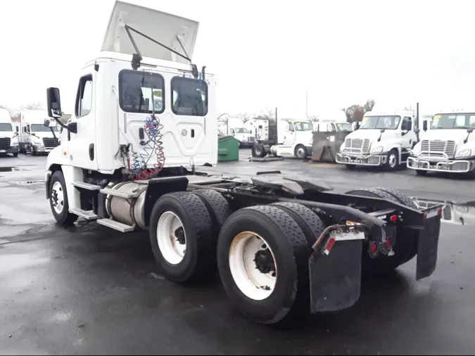 2018 FREIGHTLINER/MERCEDES CASCADIA 125