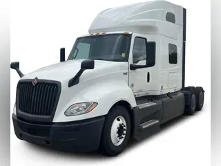 2022 International LT625