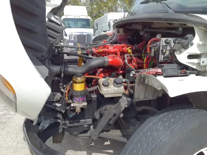 2018 FREIGHTLINER M2 106