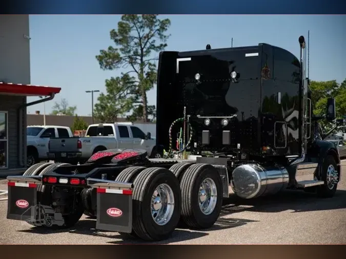 2025 PETERBILT 579