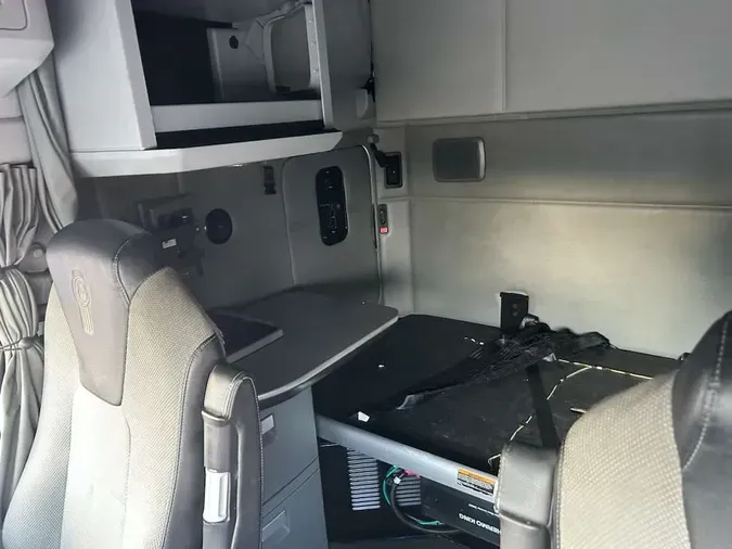 2022 Kenworth T68046b531dc2c07ce525ea862a37cb69dc1