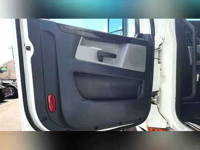 2021 FREIGHTLINER CA126