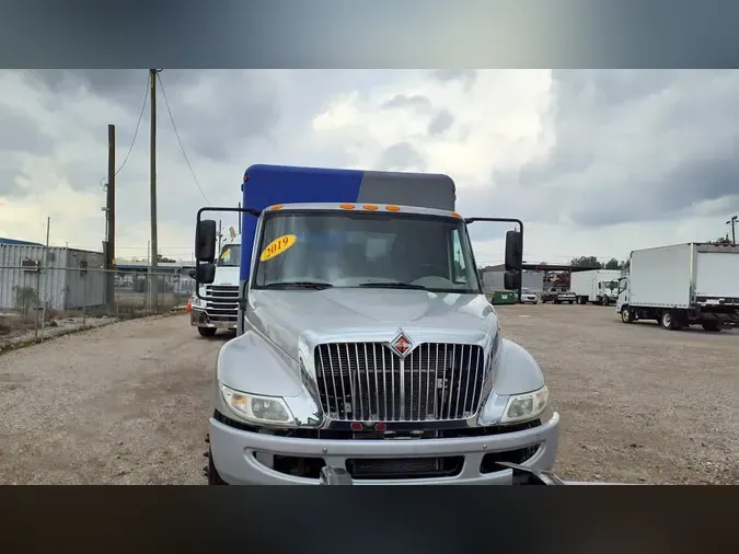 2019 NAVISTAR INTERNATIONAL 4300LP (4X2)