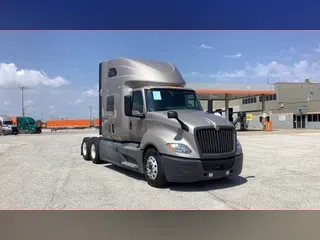 2022 International LT