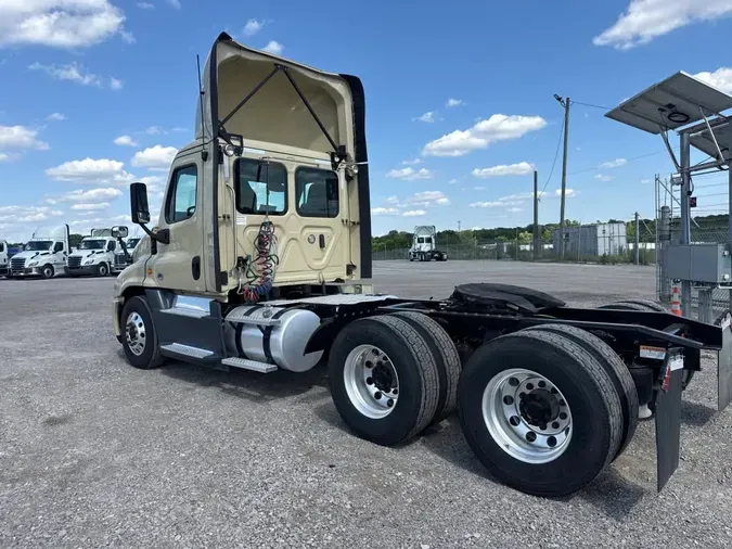 2019 FREIGHTLINER/MERCEDES CASCADIA 12546ca1b4d00583bccbec104cd84881223