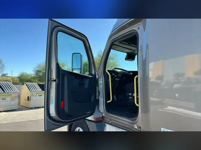 2024 Freightliner Cascadia 126