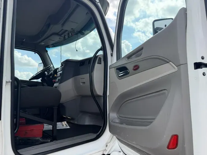 2021 Peterbilt 567
