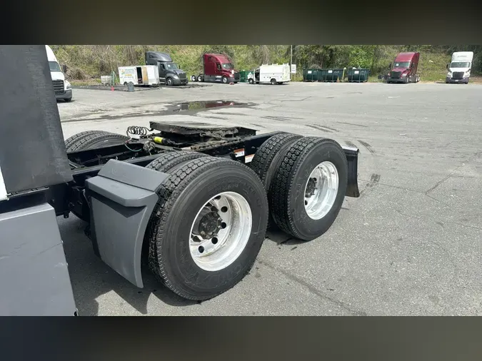 2022 Freightliner Cascadia 126