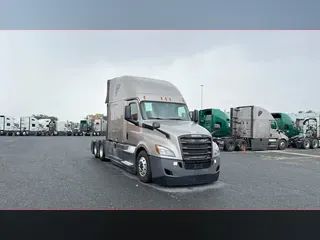 2020 Freightliner Cascadia 126