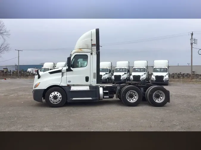 2020 Freightliner Cascadia 126