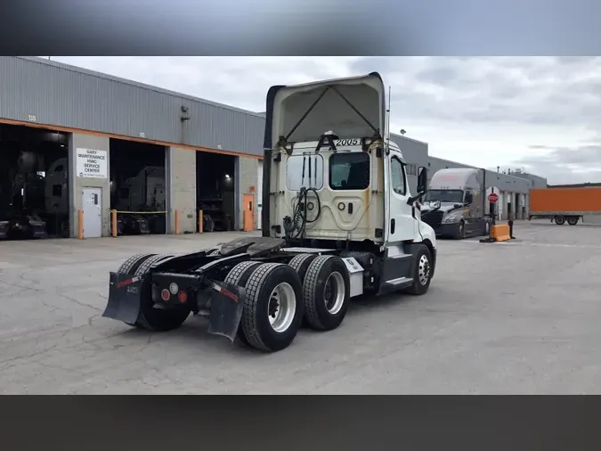 2020 Freightliner Cascadia 12646d62bbd41e62d1c768797006c8dc528
