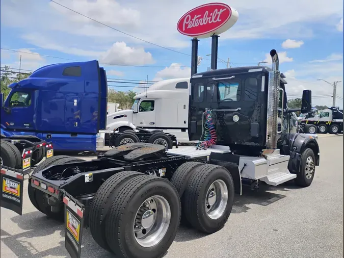 2023 Peterbilt 567