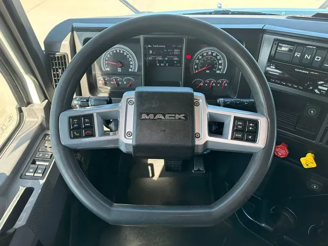 2019 MACK AN64T70