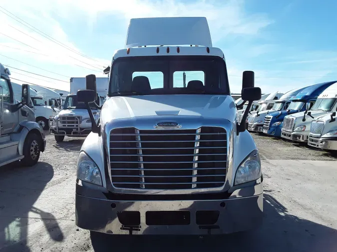 2019 FREIGHTLINER/MERCEDES CASCADIA 125