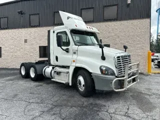 2018 Freightliner X12564ST