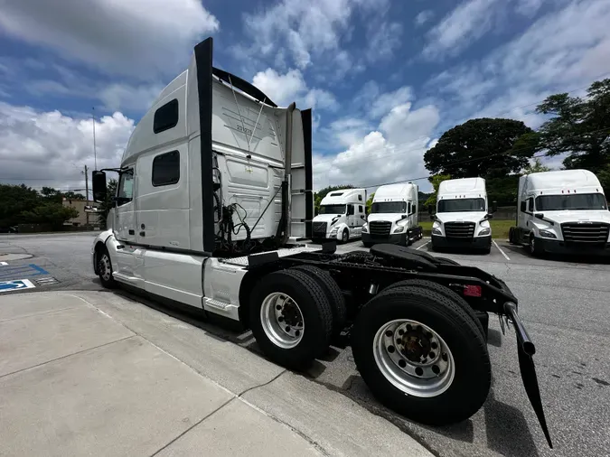 2023 Volvo VNL64T860