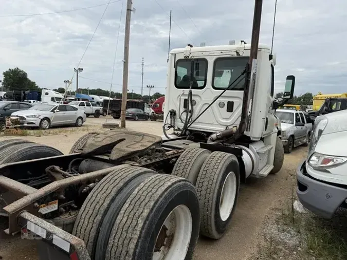 2011 FREIGHTLINER CASCADIA 125