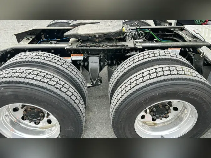 2022 Freightliner Cascadia 126