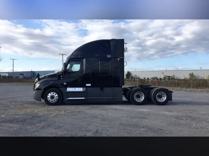 2021 Freightliner Cascadia 12646e73dba0837555ee451a7d10596f29d