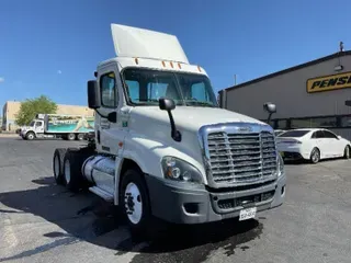 2016 FREIGHTLINER X12564ST