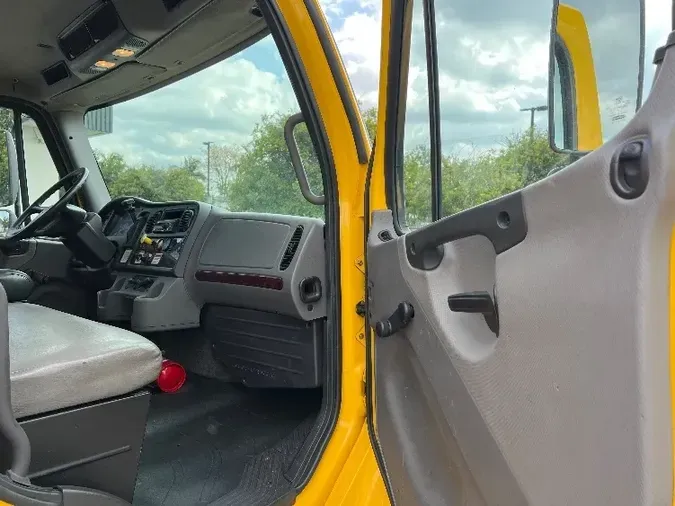 2019 Freightliner M2